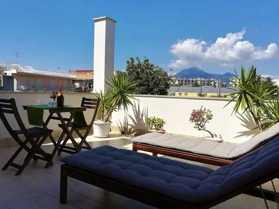 Panoramic Tek Büyük veya İki Ayrı Yataklı Oda, Dağ Manzaralı (Vesuvio)