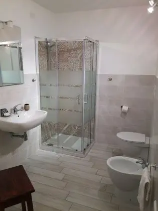 Comfort Tek Büyük veya İki Ayrı Yataklı Oda