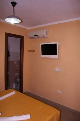 Standard Tek Büyük Yataklı Oda, Zemin Kat