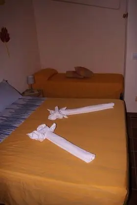 Üç Kişilik Oda, Kule