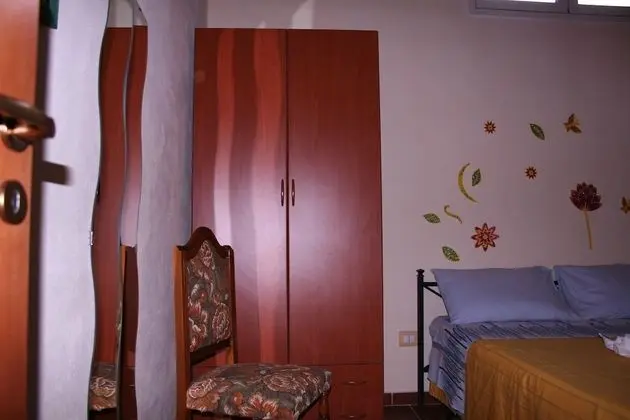 Üç Kişilik Oda, Kule