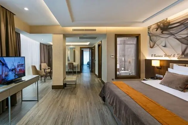 Aile Odası, Şehir Manzaralı