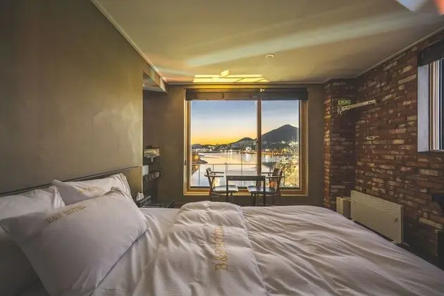 Deluxe Tek Büyük Yataklı Oda, 1 Çift Kişilik Yatak, Denize Sıfır