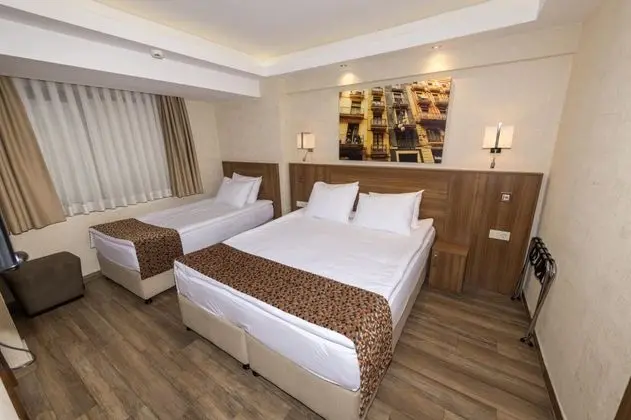 Triple, Şehir Manzaralı