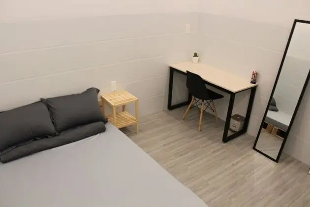 Tek Büyük Yataklı Oda, Ortak Banyo