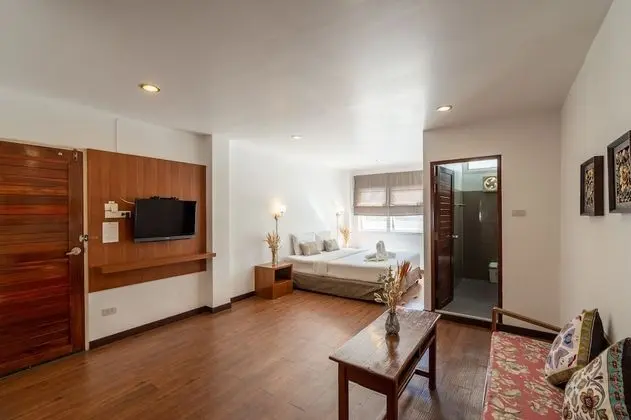 Deluxe Double Room (B2-3-6)