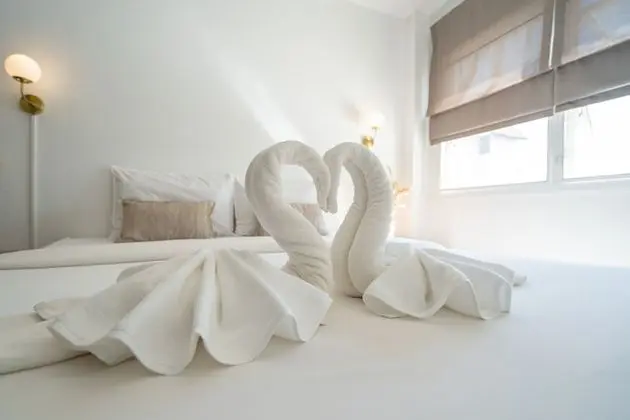 Deluxe Double Room (B2-3-6)