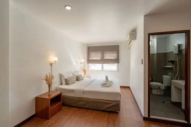 Deluxe Double Room (B2-3-6)