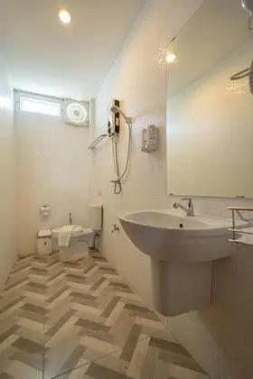 Deluxe Triple Room (B17)