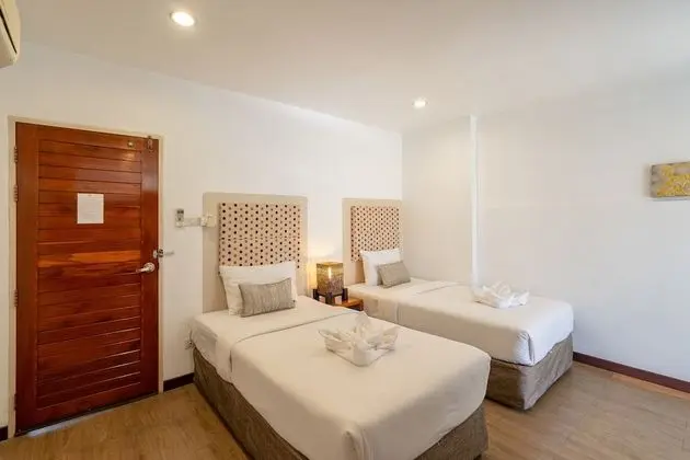 Superior Twin Room (B4-5-7-8-18)
