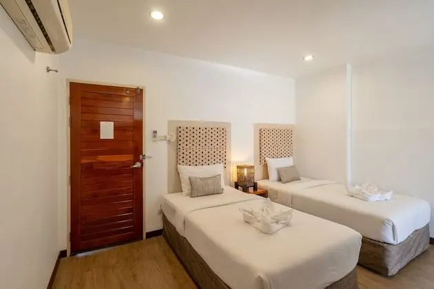 Superior Twin Room (B4-5-7-8-18)