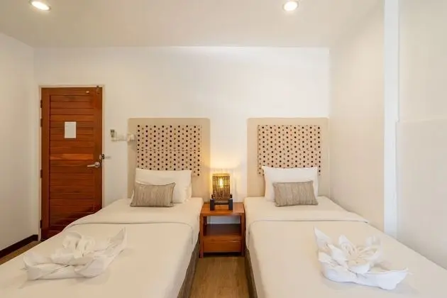 Superior Twin Room (B4-5-7-8-18)