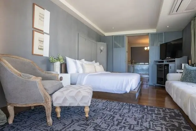 Romantic Süit, Denize Sıfır (Beachfront Suite)