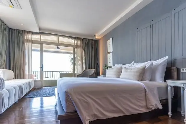 Romantic Süit, Denize Sıfır (Beachfront Suite)