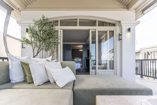 Romantic Süit, Denize Sıfır (Beachfront Suite)