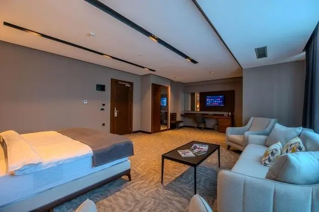 Suite, Kara Manzaralı
