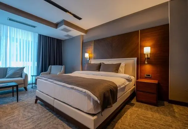 Suite, Kara Manzaralı