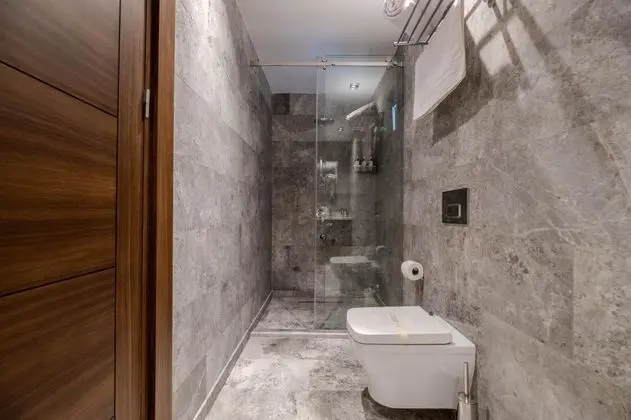 Suite, Kara Manzaralı