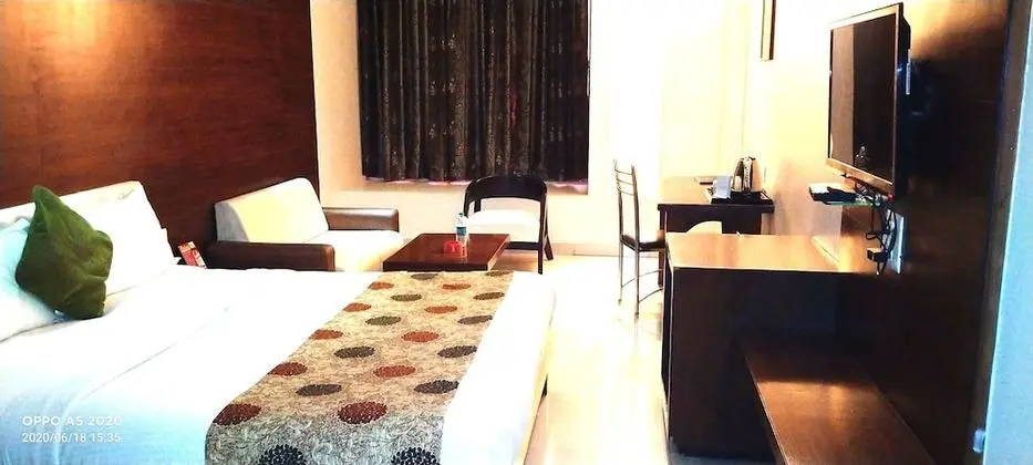 Classic Tek Büyük Yataklı Oda, 1 Yatak Odası, Business Dinlenme Salonu Kullanımı