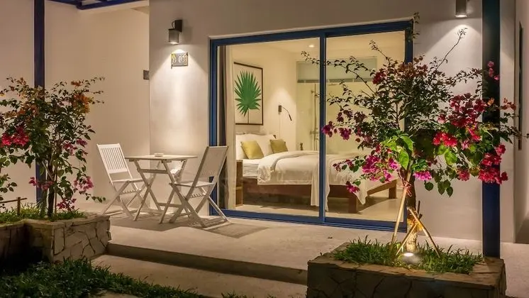 Deluxe Double Room Pool View