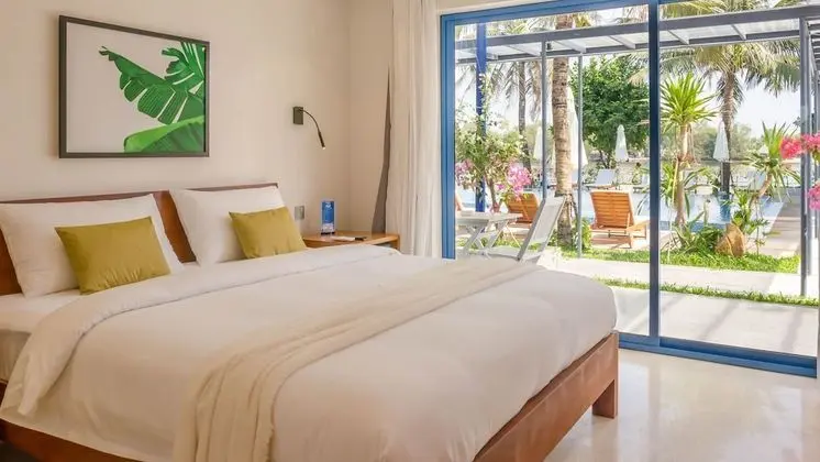 Deluxe Double Room Pool View