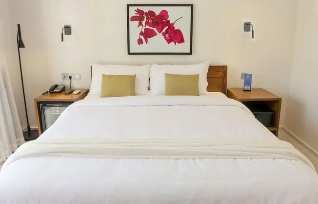 Deluxe Double Room Pool View