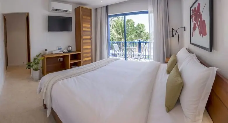 Deluxe Double Room Pool View