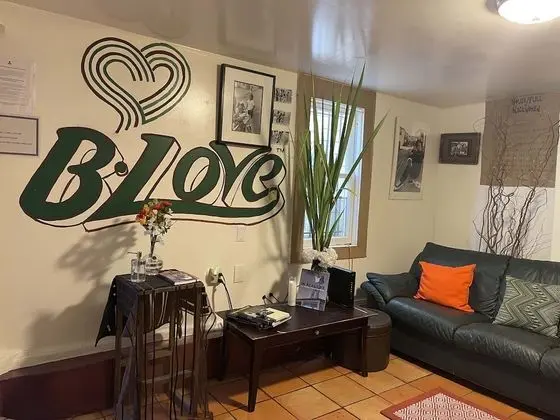 Green Room/#4 - Shared Bathroom