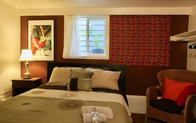 Red Room/#3 - Shared Bathroom