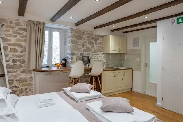 Apart Daire, 1 Büyük (Queen) Boy Yatak