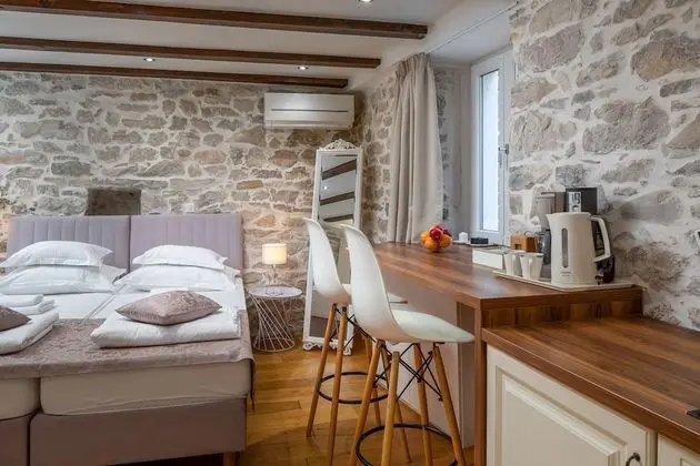 Apart Daire, 1 Büyük (Queen) Boy Yatak