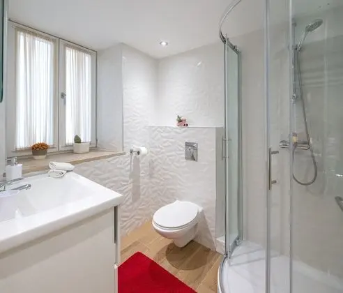 Apart Daire, 1 Büyük (Queen) Boy Yatak