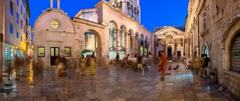 Apart Daire, 1 Büyük (Queen) Boy Yatak