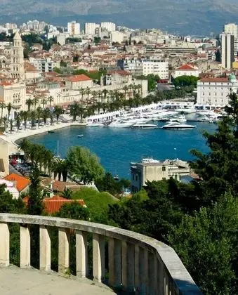 Apart Daire, 1 Büyük (Queen) Boy Yatak