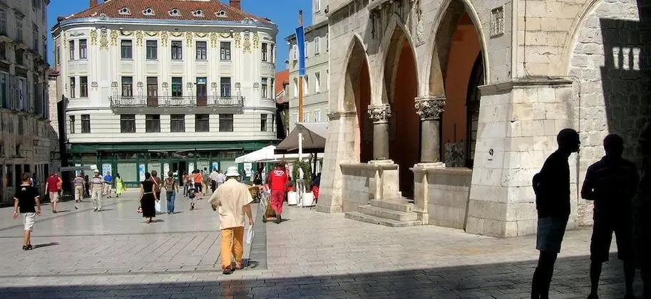 Apart Daire, 1 Büyük (Queen) Boy Yatak