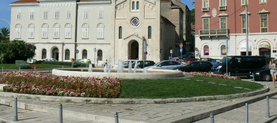 Apart Daire, 1 Büyük (Queen) Boy Yatak