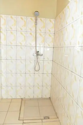 İki Ayrı Yataklı Oda, Sigara İçilmez