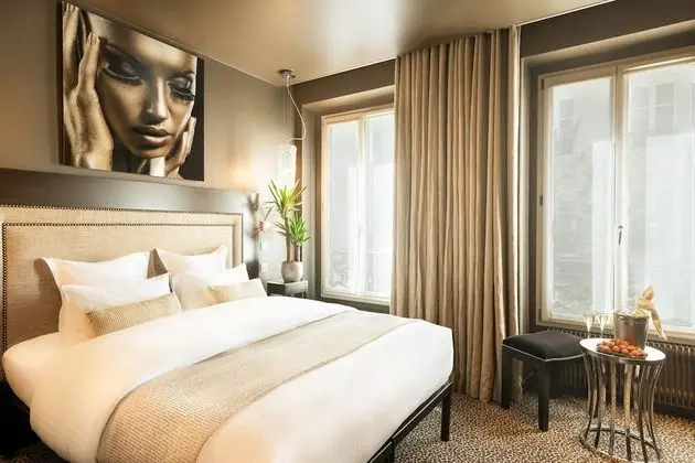 Classic Tek Büyük veya İki Ayrı Yataklı Oda