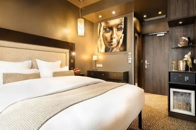 Classic Tek Büyük veya İki Ayrı Yataklı Oda