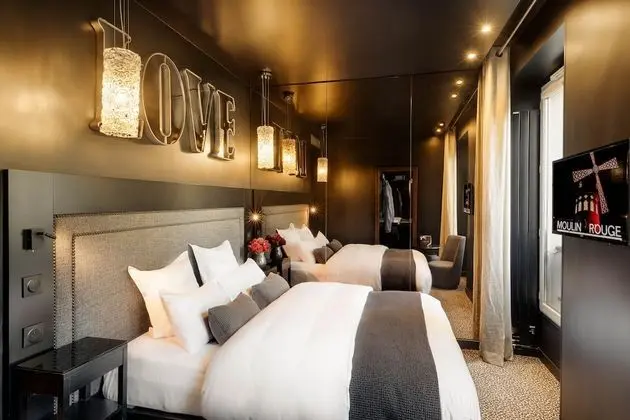 Classic Tek Büyük veya İki Ayrı Yataklı Oda