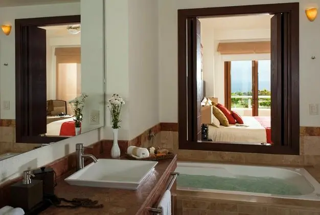Suit Three Bedrooms