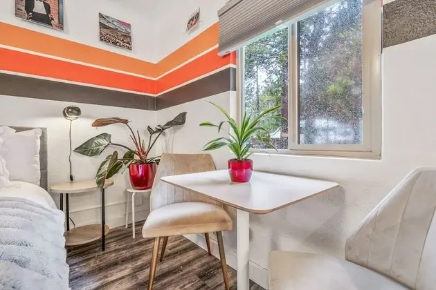 Classic Oda, 2 Büyük (Queen) Boy Yatak