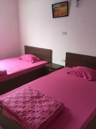 Basic Tek Büyük veya İki Ayrı Yataklı Oda
