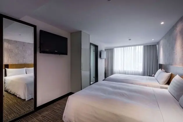 Dört Kişilik Oda, 2 Çift Kişilik Yatak