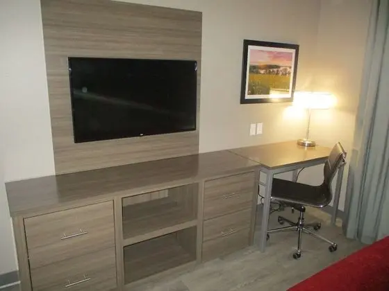 Süit, 2 Büyük (Queen) Boy Yatak, Sigara İçilmez (Walk-in Shower;with Sofabed)