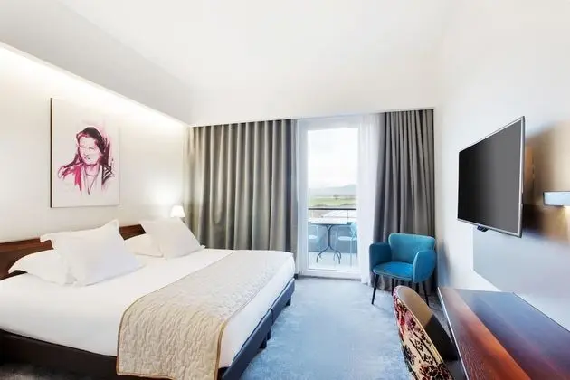 Deluxe Oda, 1 Büyük (Queen) Boy Yatak, Sigara İçilmez, Balkon (Converts to 2 Twin Beds)