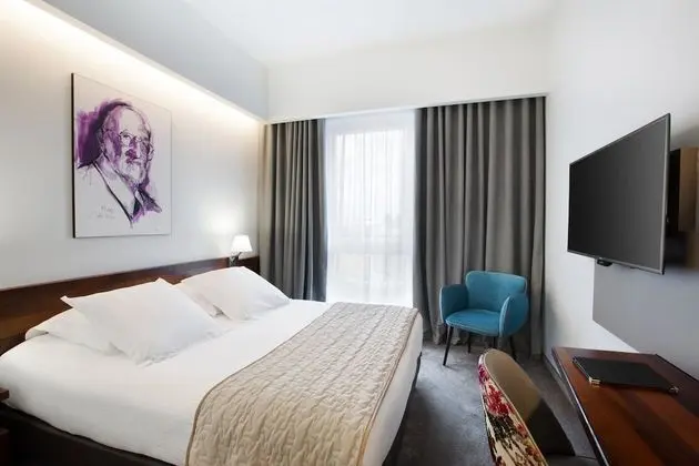 Standard Oda, 1 Büyük (Queen) Boy Yatak, Sigara İçilmez