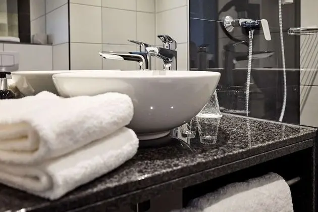 Classic Oda, 1 Büyük (Queen) Boy Yatak