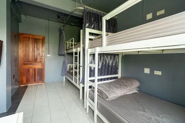Mixed Dormitory 4 Bunk Beds