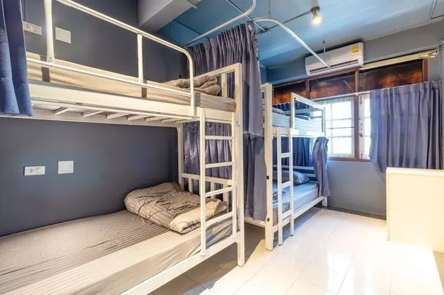 Mixed Dormitory 4 Bunk Beds